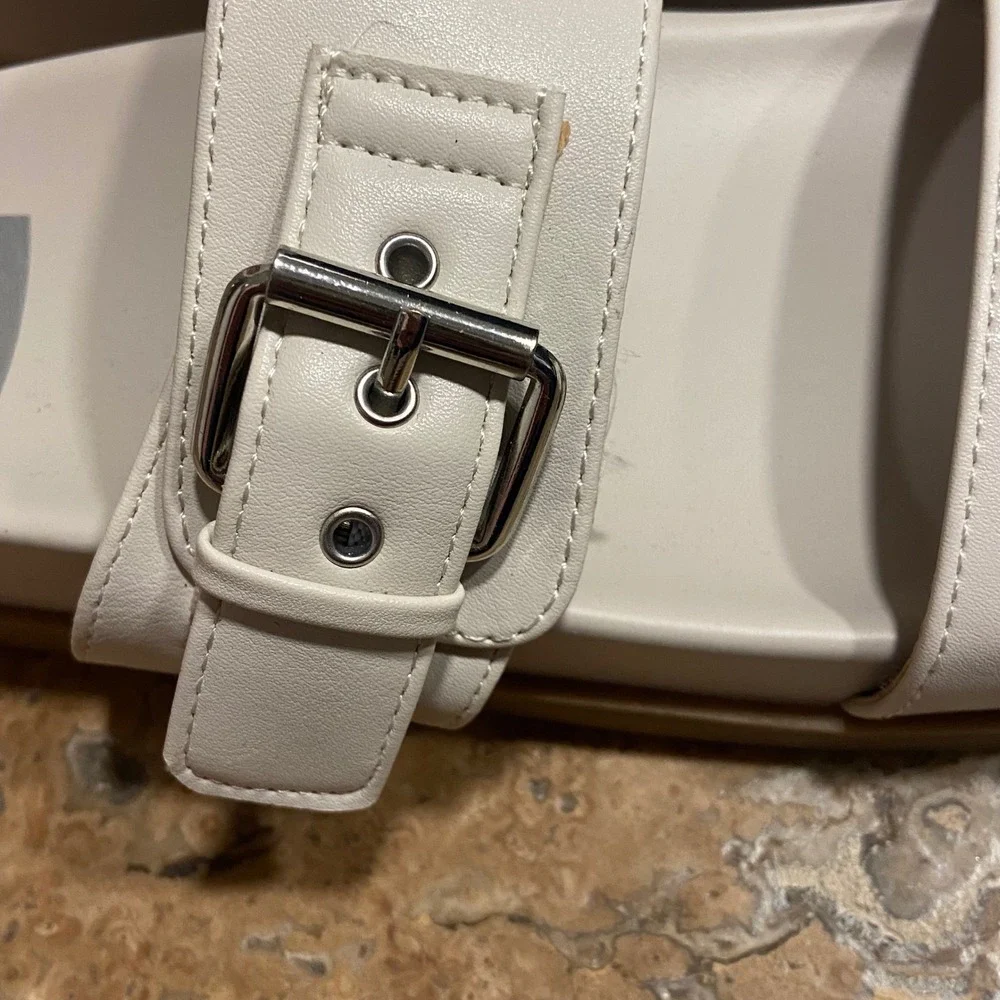 DV Dolce Vita Aggey Ivory White Double Strap Buckle Slide Sandals Womens 7